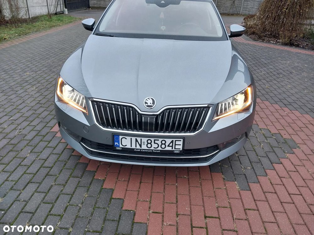 Skoda Superb 2.0 TDI 4x4 L&K DSG - 17