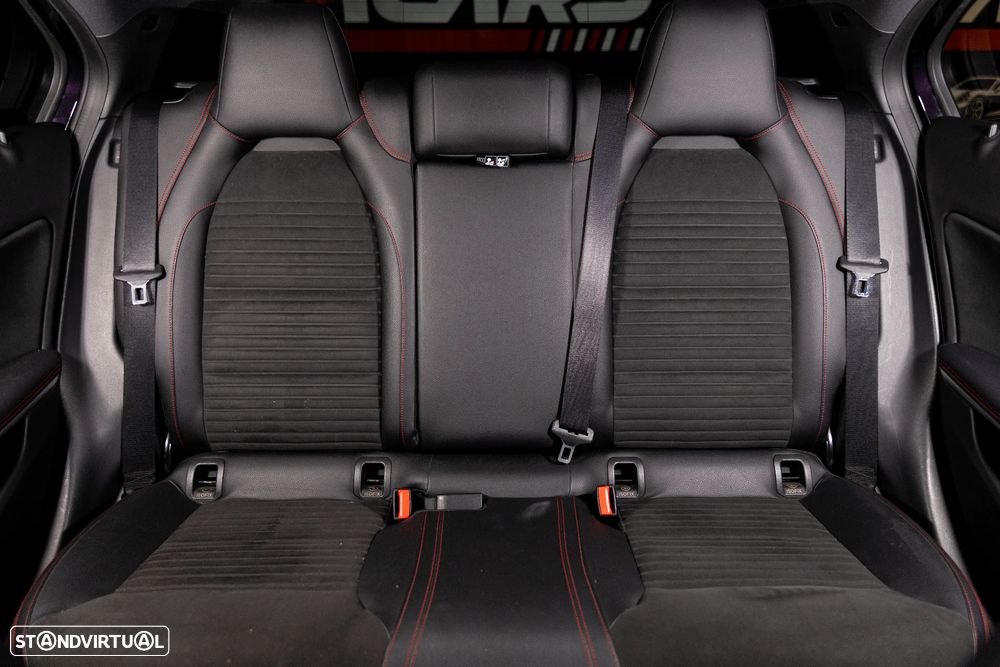 Mercedes-Benz A 180 AMG Line - 8