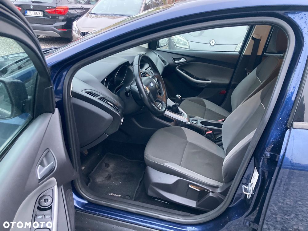 Ford Focus 1.6 Ambiente - 8