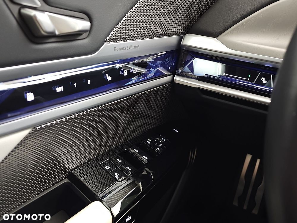 BMW Seria 7 750e PHEV xDrive M Sport sport - 24