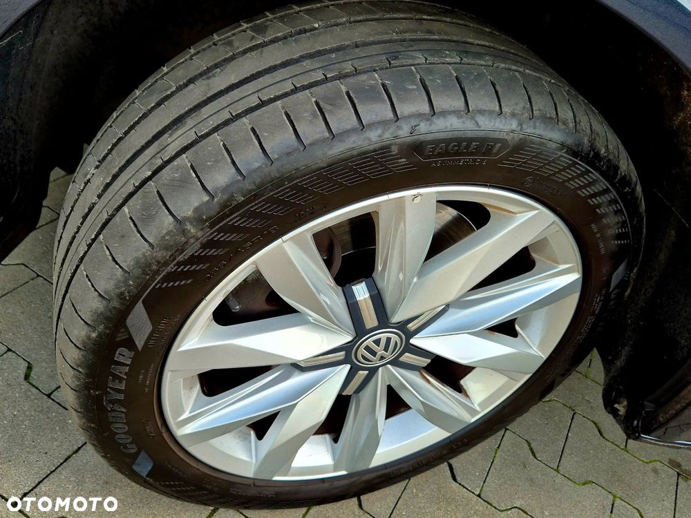 Volkswagen Multivan - 17