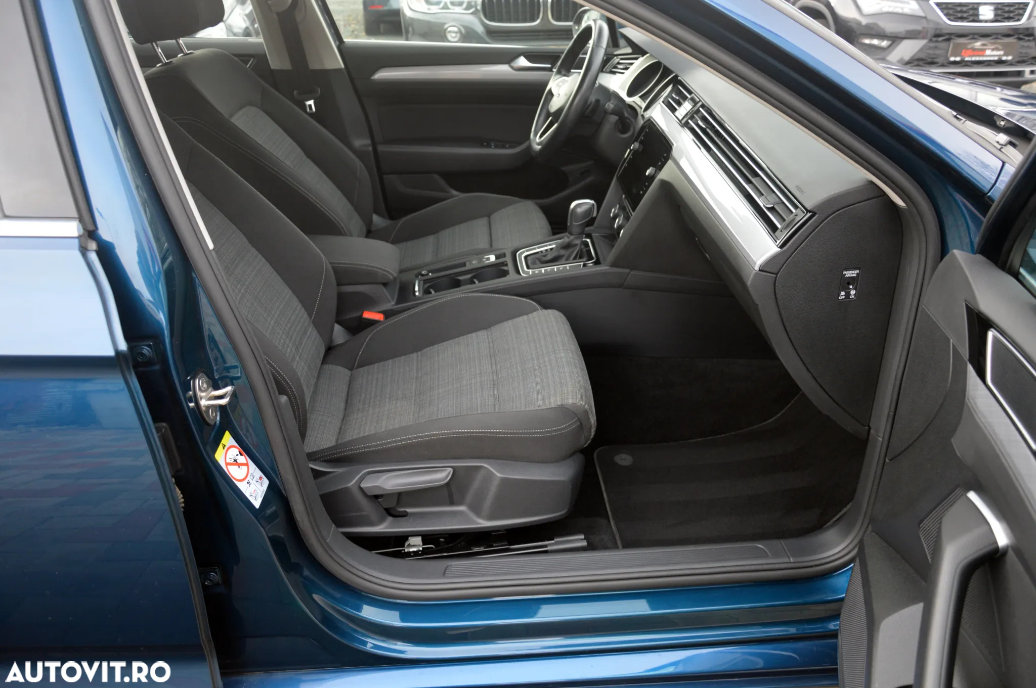 Volkswagen Passat 1.6 TDI DSG Comfortline - 24