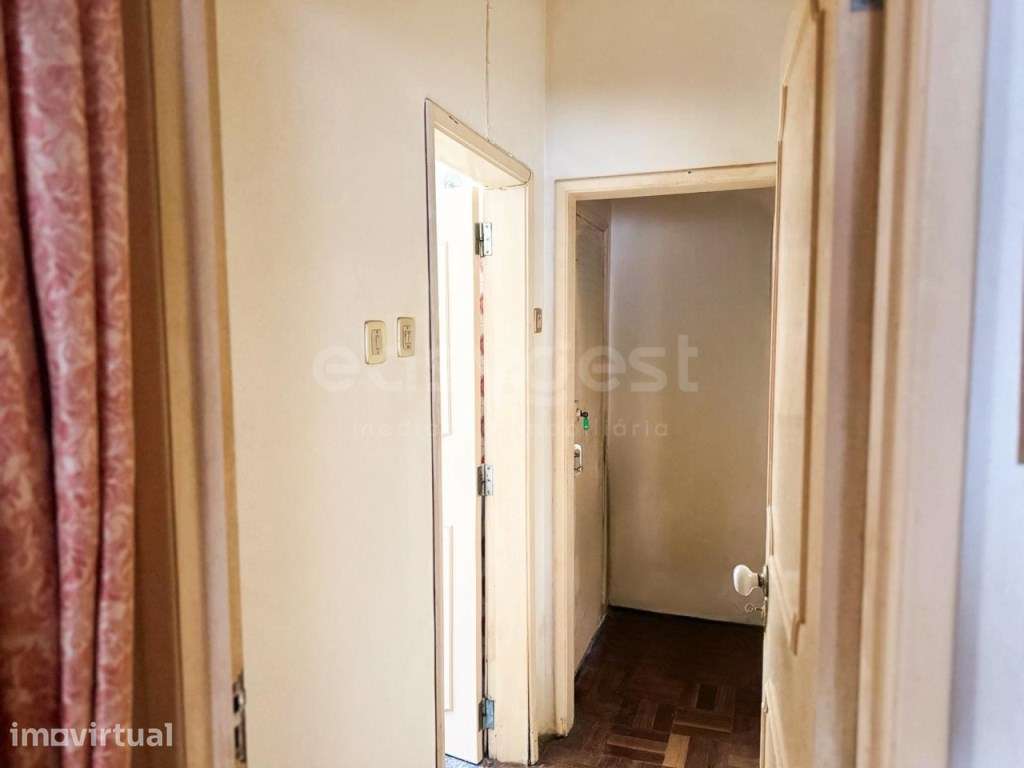 Andar de moradia único no Monte do Estoril com 100m2 para recuperar. - Grande imagem: 4/34