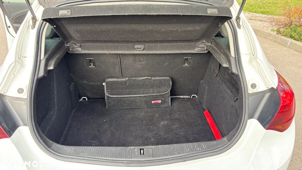 Opel Astra 1.7 CDTI DPF Cosmo - 11