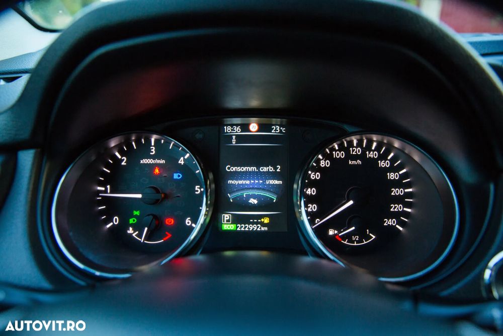 Nissan Qashqai 1.6 DCI Xtronic TEKNA - 34