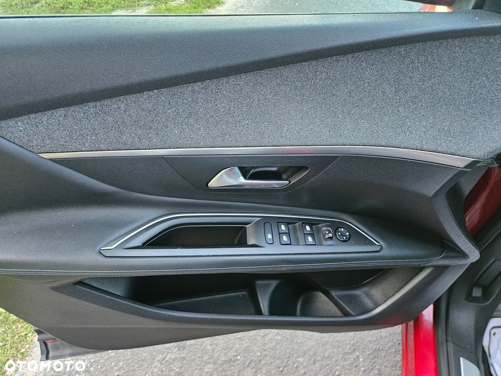 Peugeot 3008 PureTech 130 Stop & Start GPF Roadtrip - 24