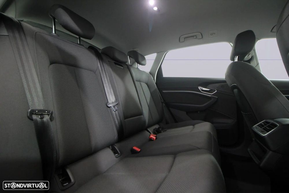 Audi e-tron Sportback - 13
