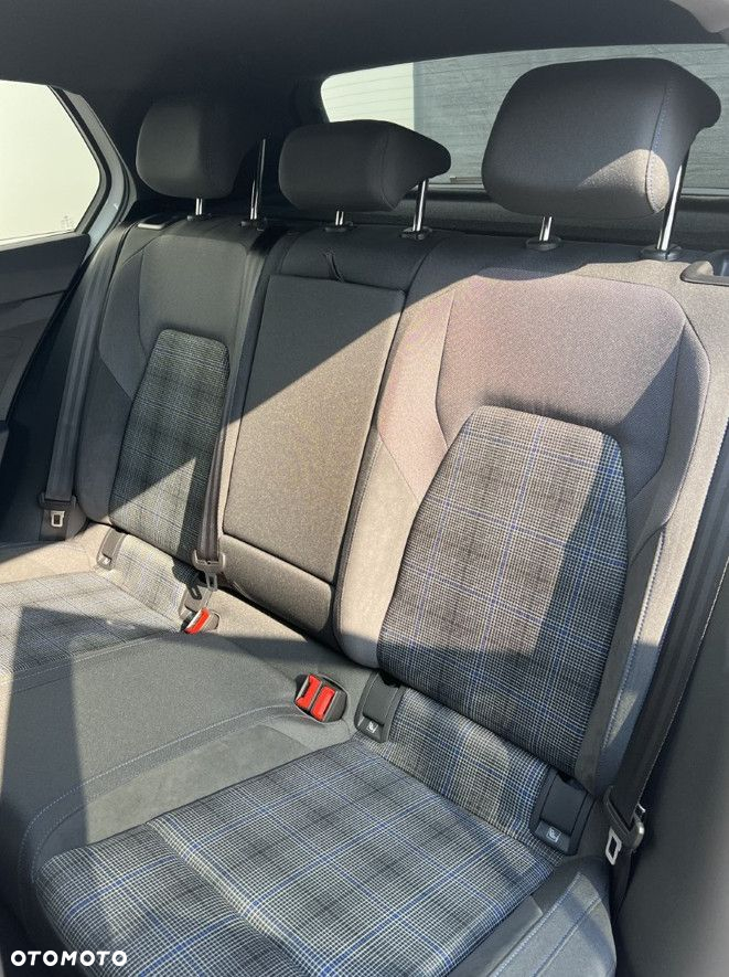 Volkswagen Golf - 20