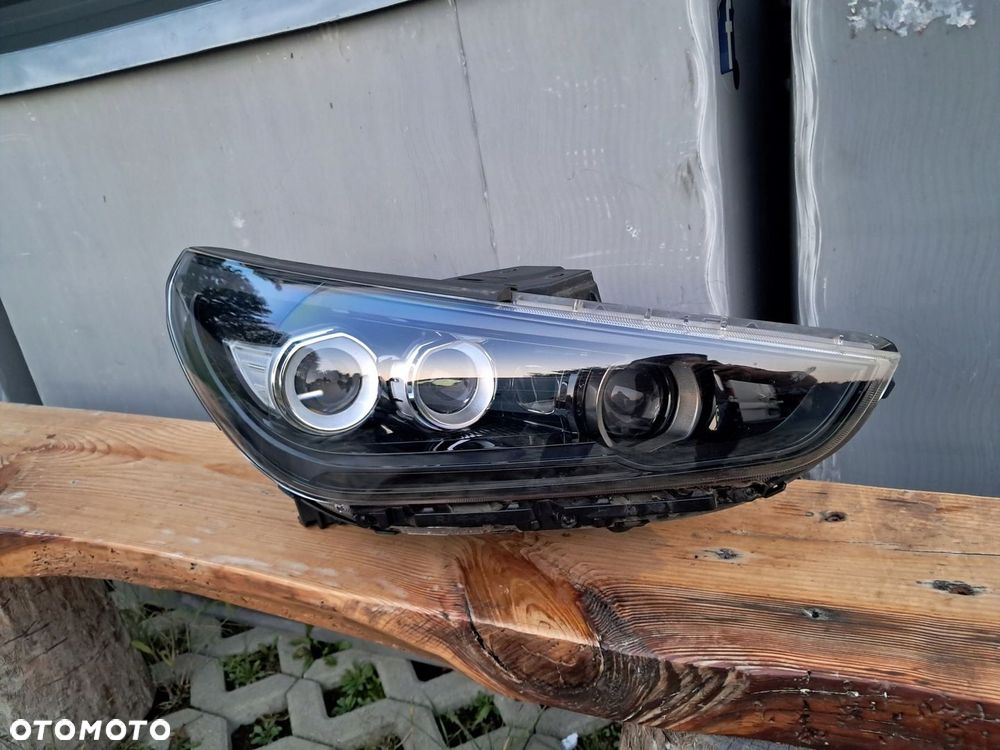 Lampa prawa Hyundai i30 N N-line 2017 full led czarna ciemna igła przód