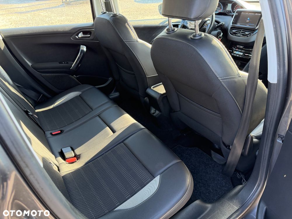 Peugeot 2008 PureTech 110 GPF Stop&Start EAT6 Active - 17