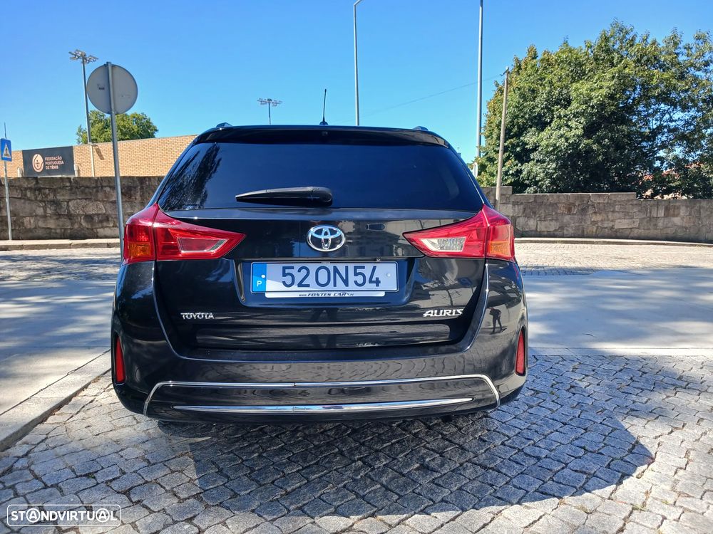 Toyota Auris Touring Sports 1.4 D-4D Com+P.Sport — fotografia 9