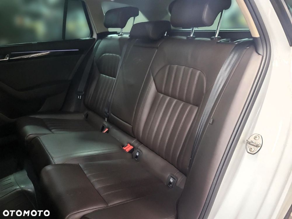 Skoda Superb 2.0 TDI 4x4 L&K DSG - 29