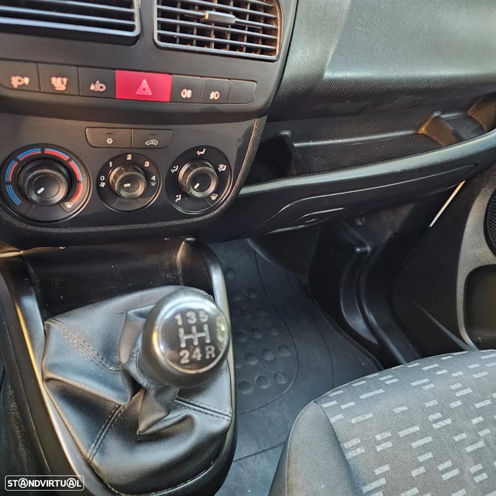 Opel Combo - 32