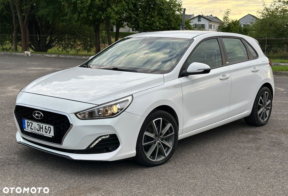 Hyundai i30 1.6 CRDI Intro - 8