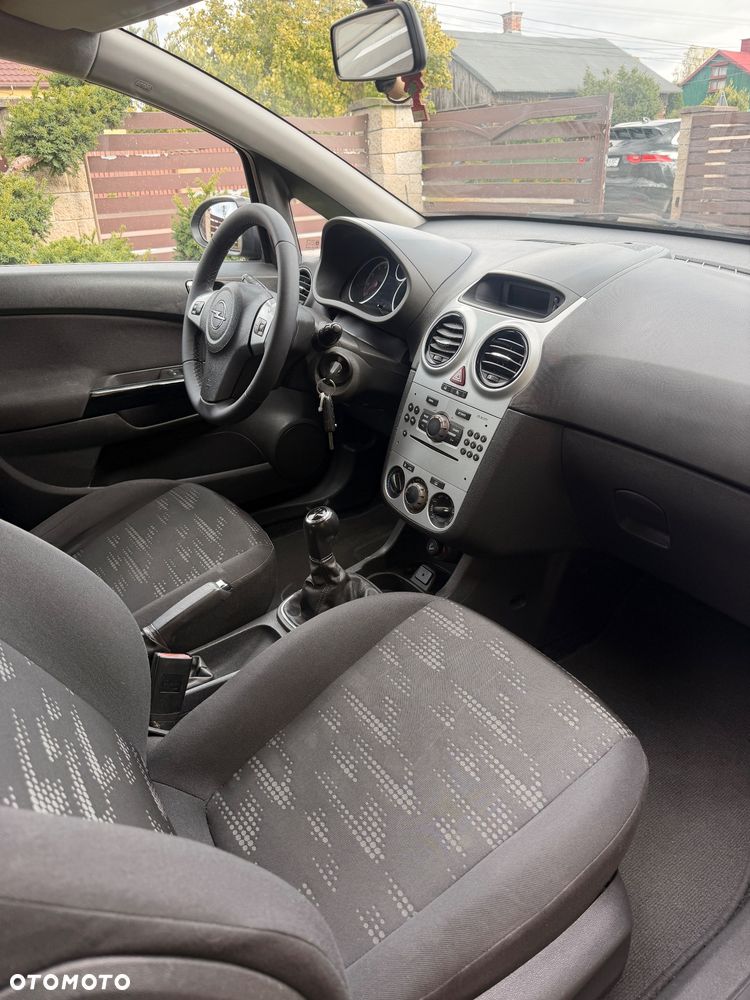 Opel Corsa 1.2 16V Cosmo - 27