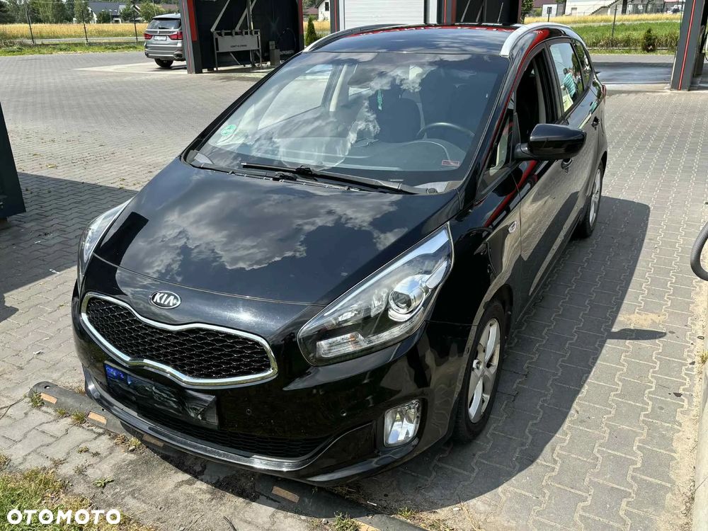 Kia Carens - 1