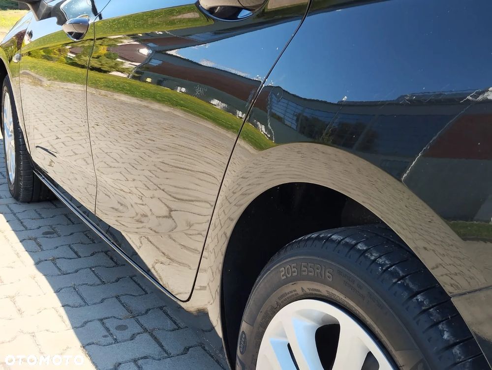 Opel Astra 1.4 Turbo 120 Jahre - 11