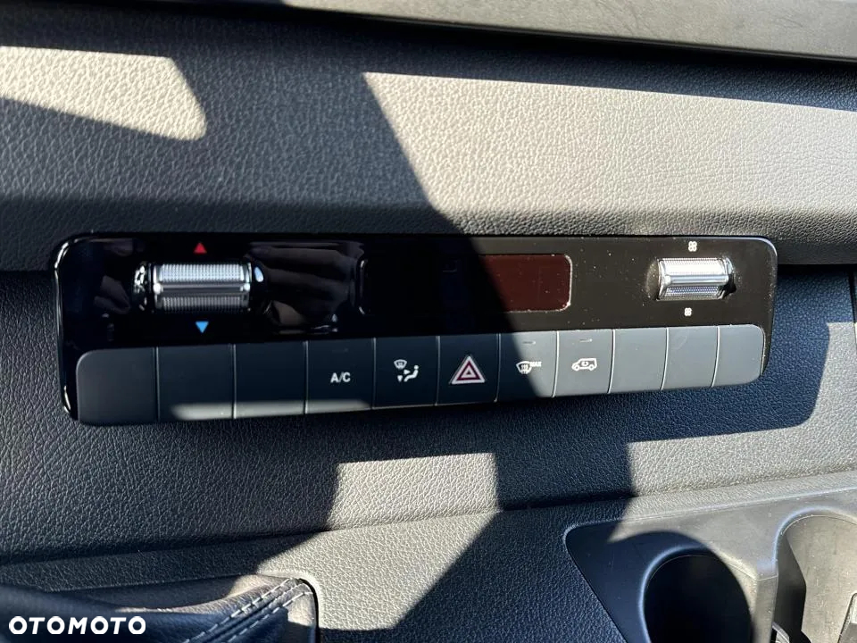 Mercedes-Benz Sprinter - 17
