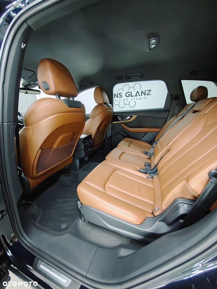 Audi Q7 - 10