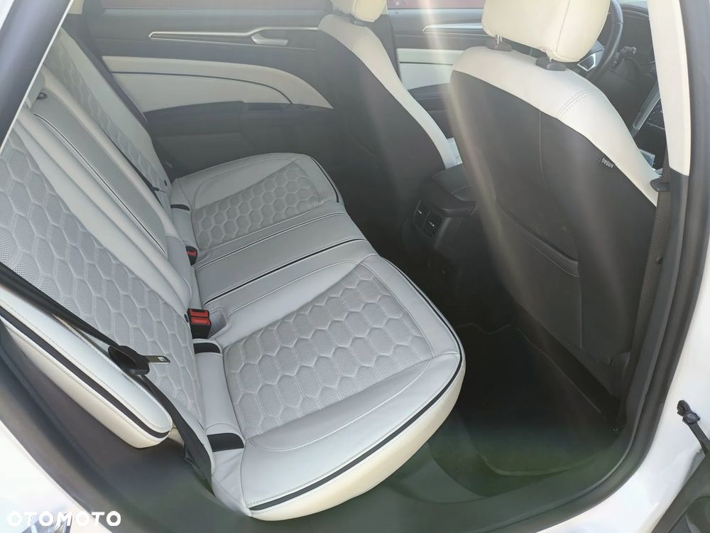 Ford Mondeo 2.0 EcoBlue Allrad VIGNALE - 12