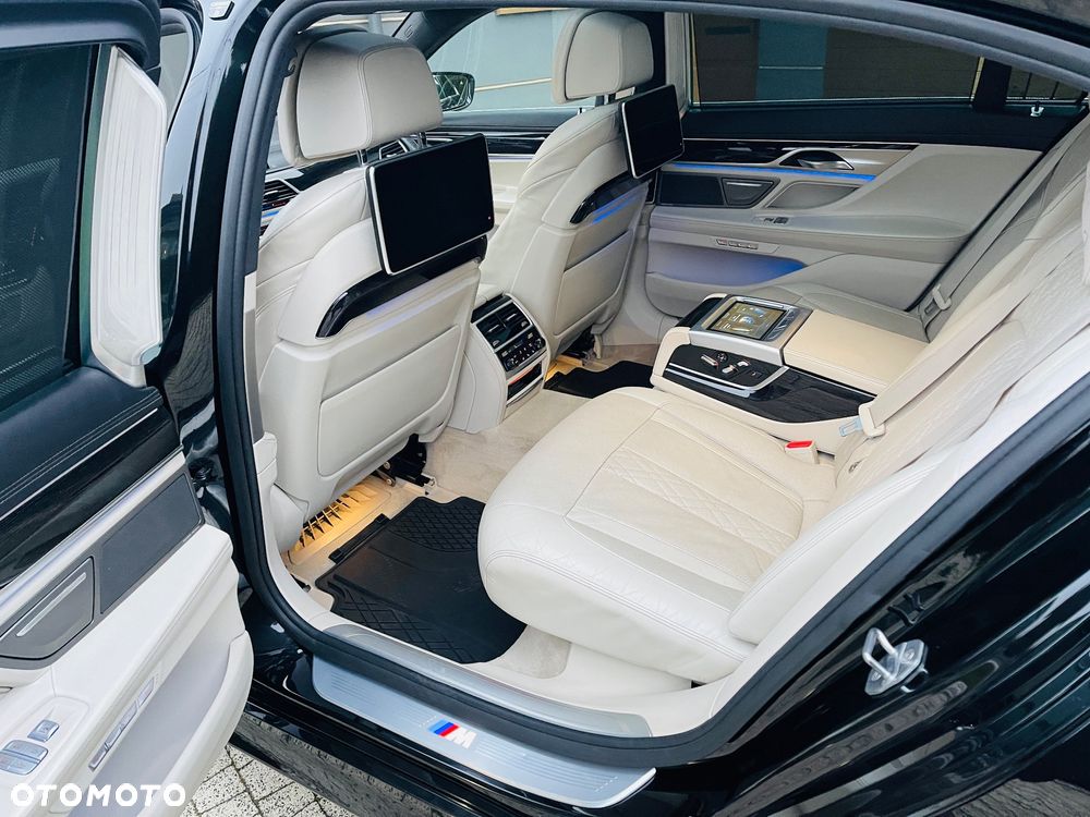 BMW Seria 7 750Li xDrive - 9