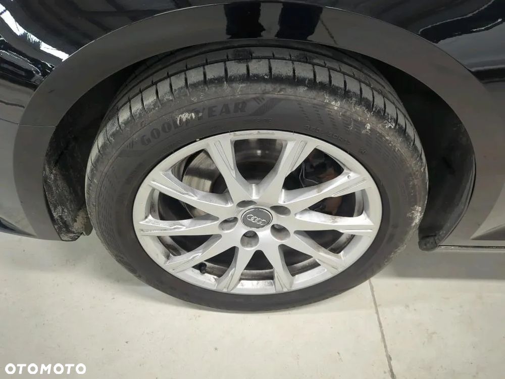 Audi A4 Avant 40 TFSI S tronic - 12