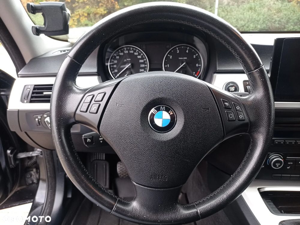 BMW Seria 3 - 21