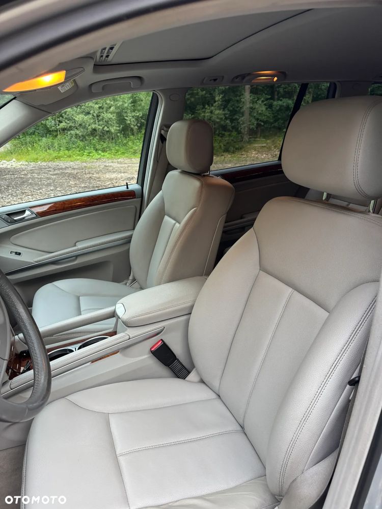 Mercedes-Benz GL 450 - 13