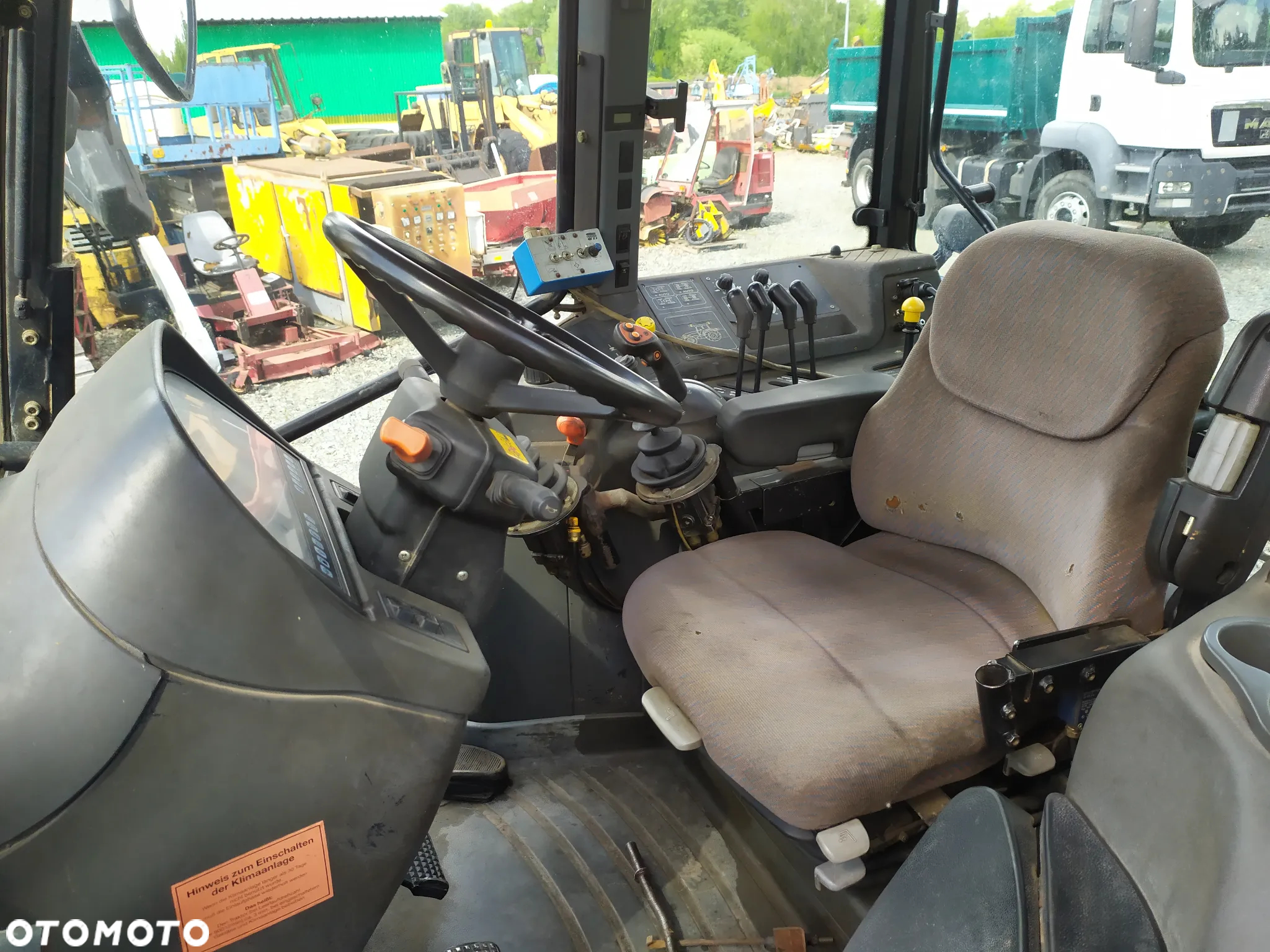 New Holland TM 135 TM 150 herder - 5