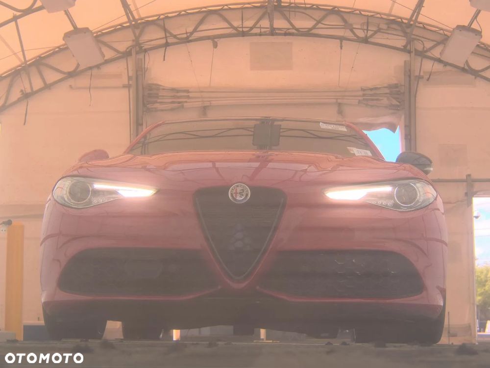 Alfa Romeo Giulia 2.0 Turbo 16V AT8 Veloce Ti - 3