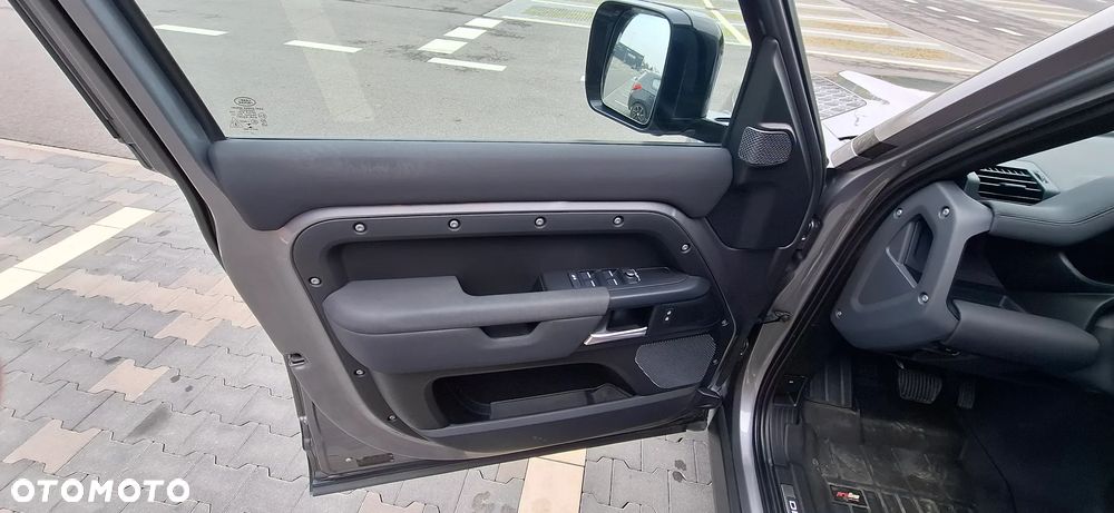 Land Rover Defender 3.0 D250 mHEV X-Dynamic S - 16