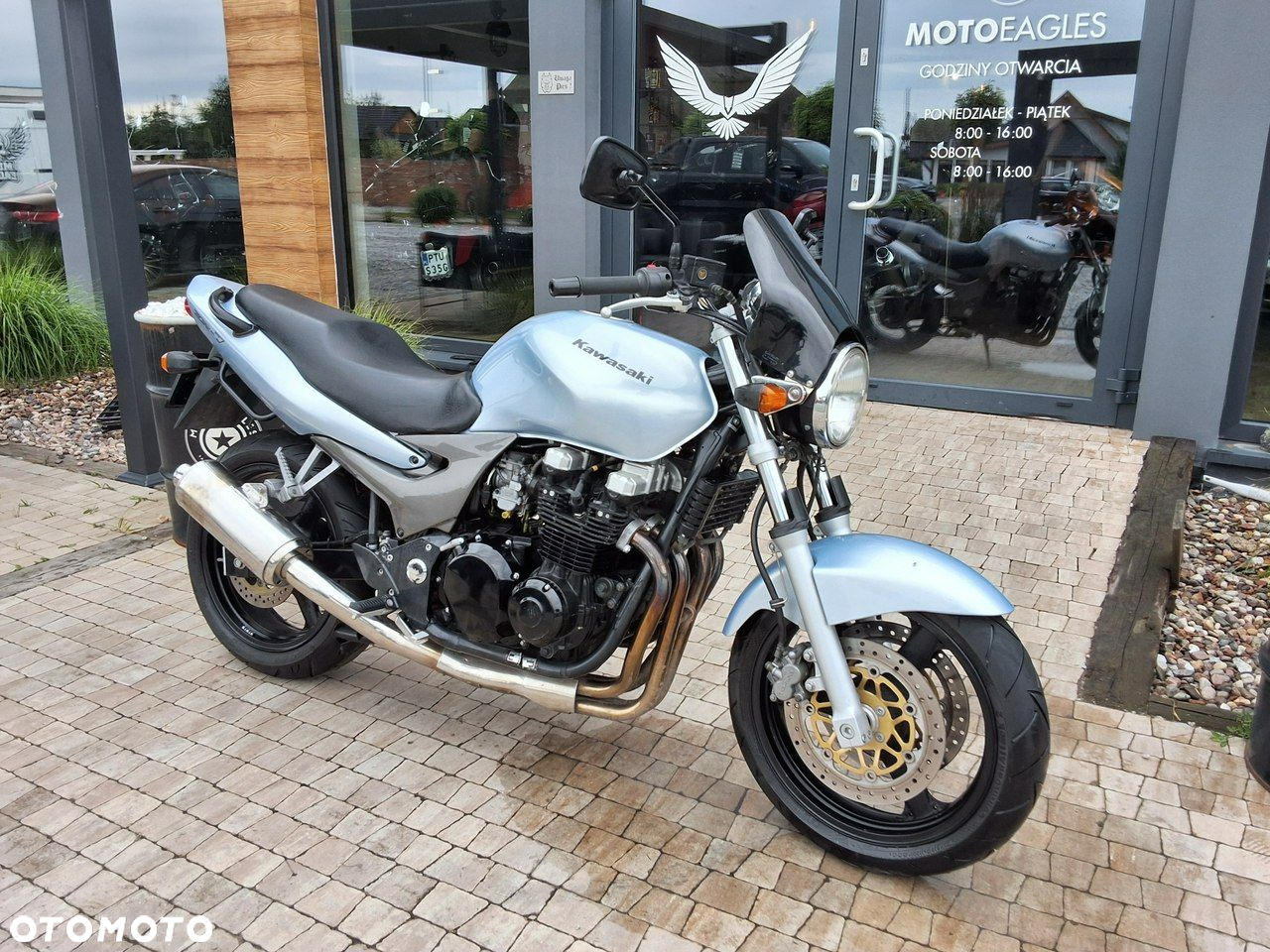 Kawasaki ZR - 8