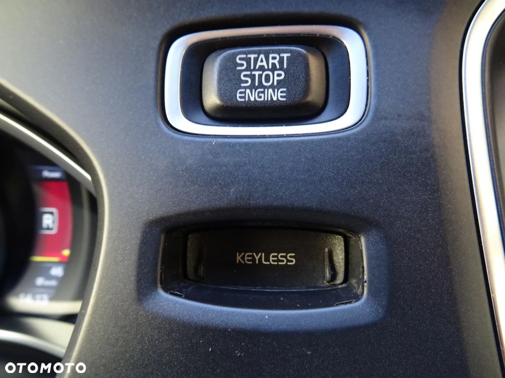 Volvo V40 D2 Momentum - 18
