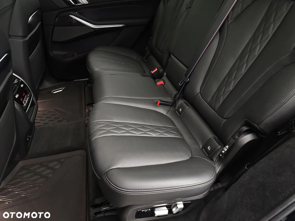 BMW X7 - 21