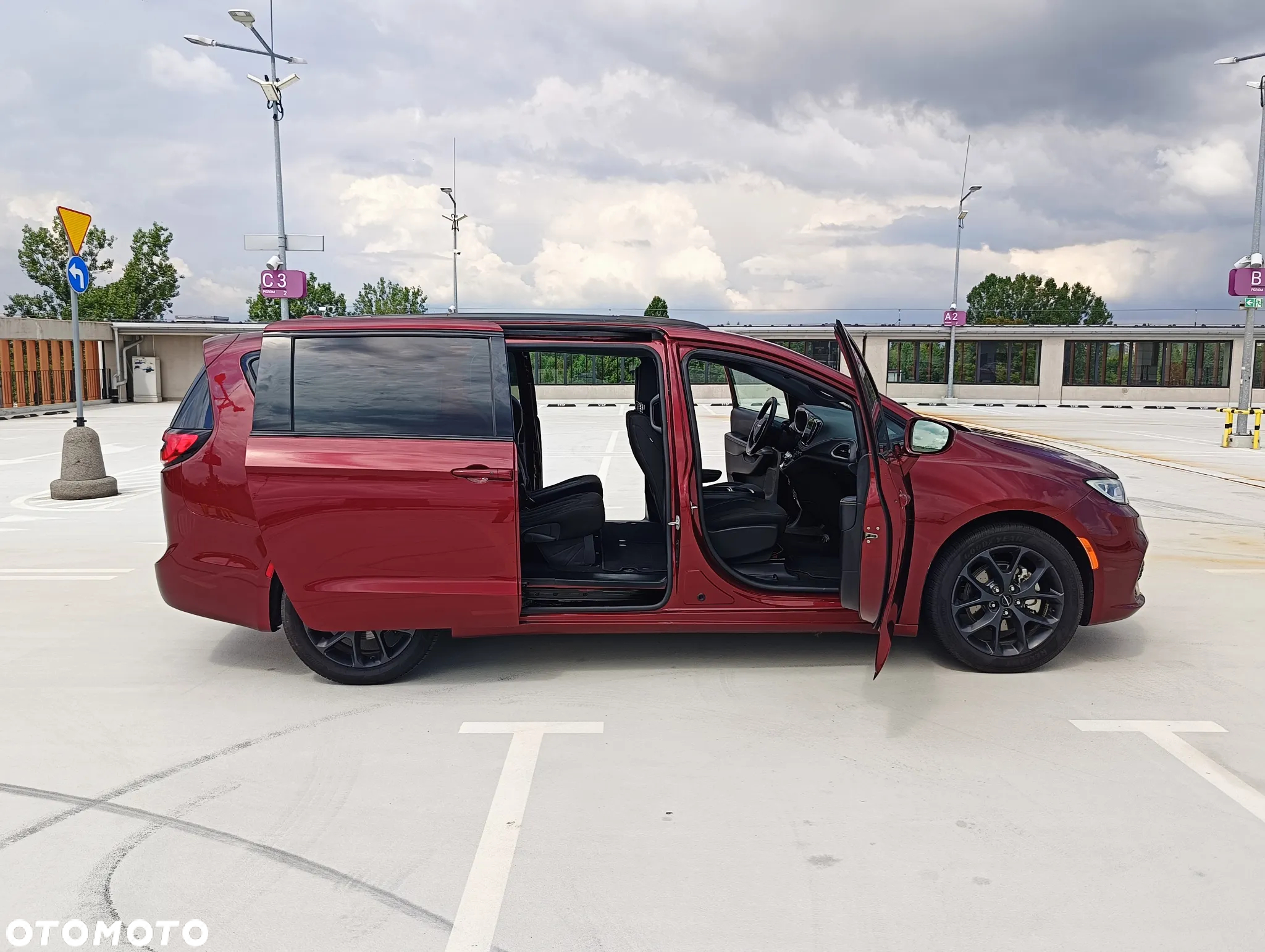 Chrysler Pacifica - 13