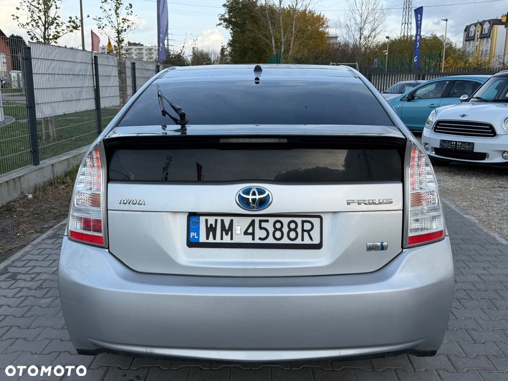 Toyota Prius (Hybrid) Executive - 5