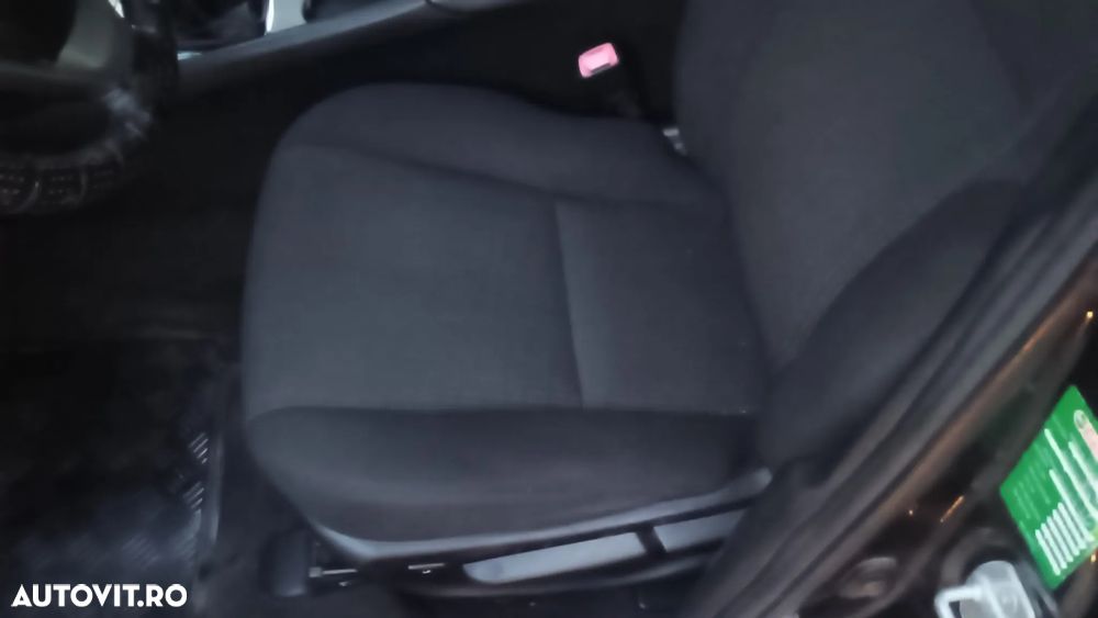 Toyota Avensis 2.0 D4D Sdn. Sol - 12