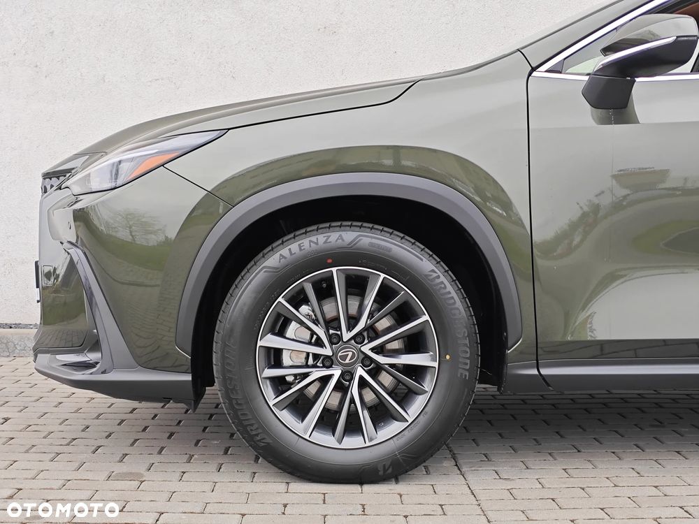 Lexus NX 350h Prestige AWD - 26