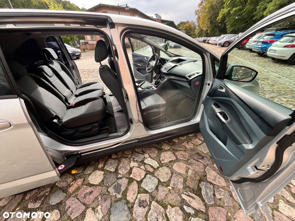 Ford Grand C-MAX - 17