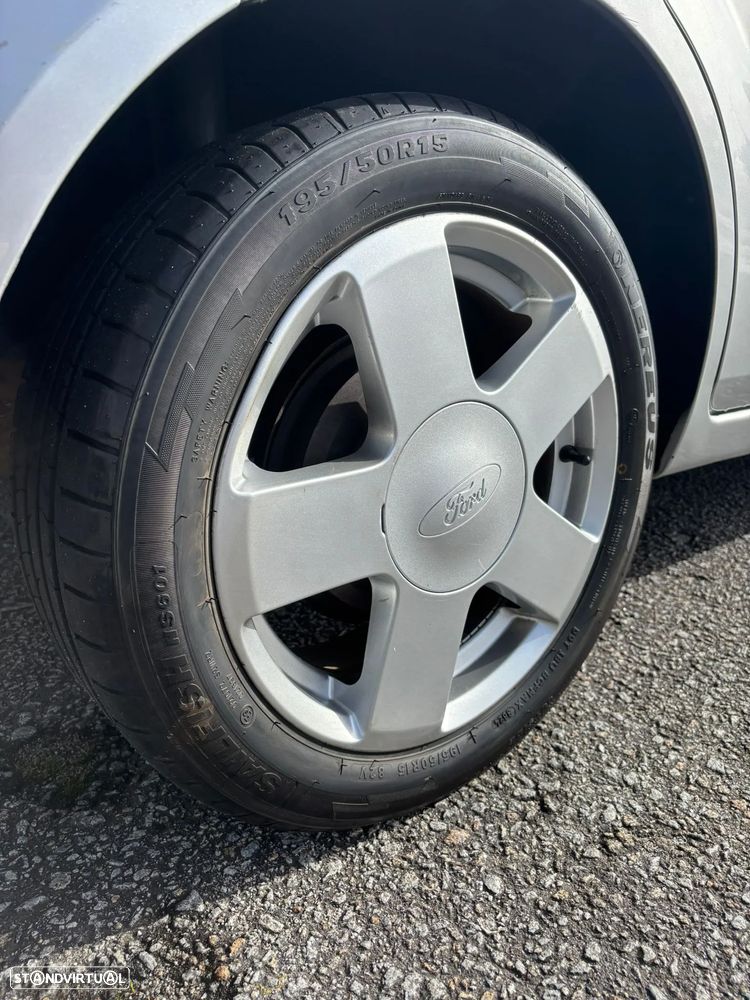 Ford Fiesta 1.25 Ambiente - 19