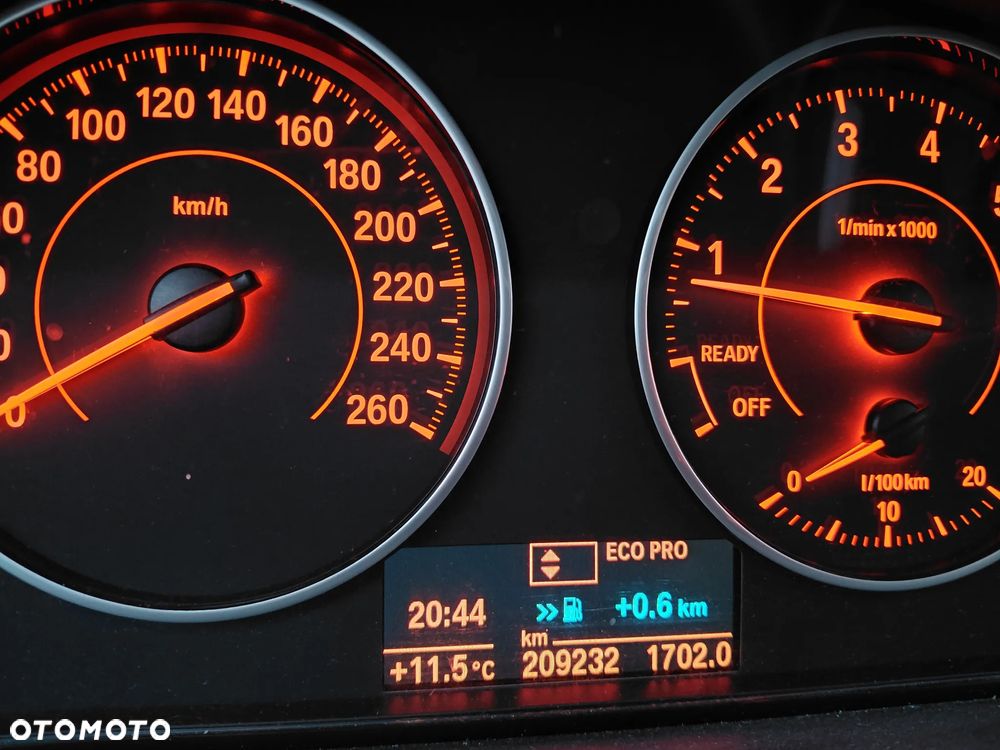 BMW Seria 3 320i M Sport - 35
