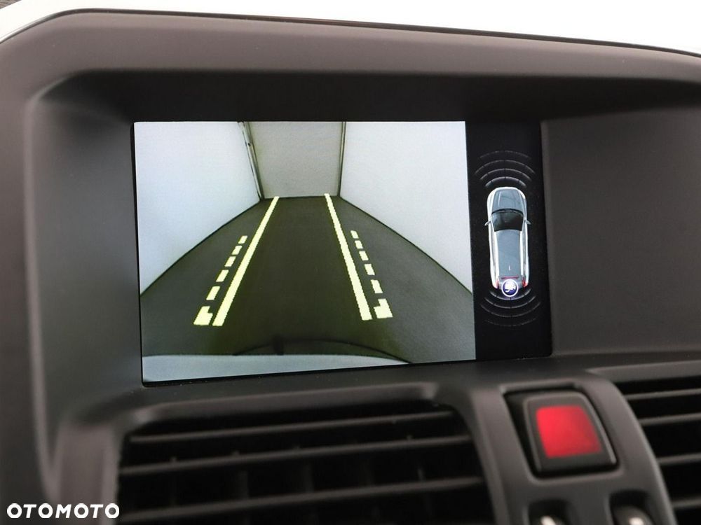 Volvo XC 60 D4 Momentum - 25
