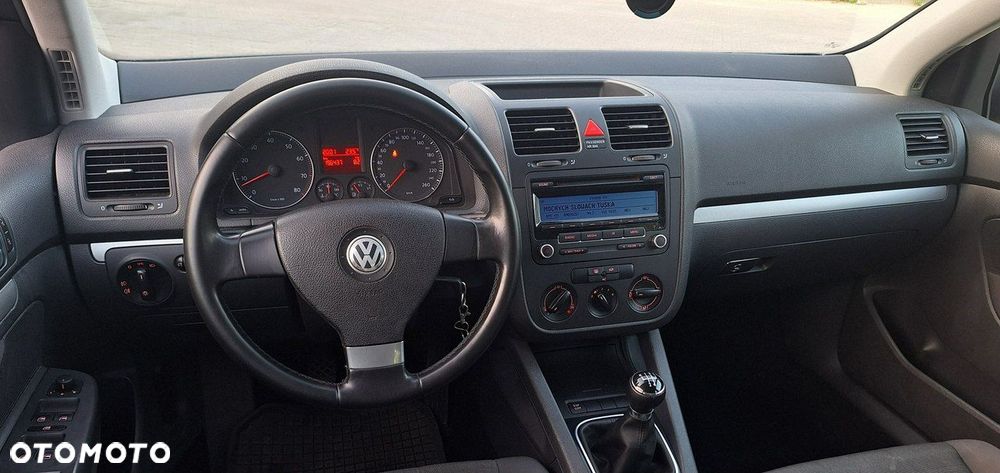 Volkswagen Golf - 5