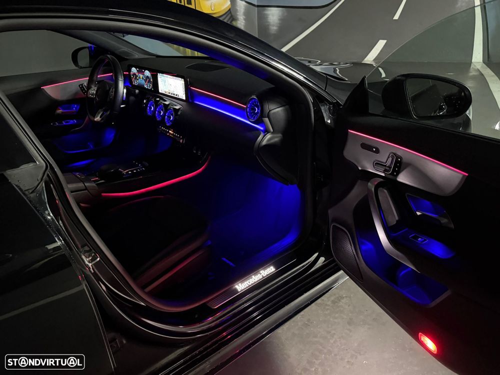 Mercedes-Benz A 180 7G-DCT AMG Line - 12