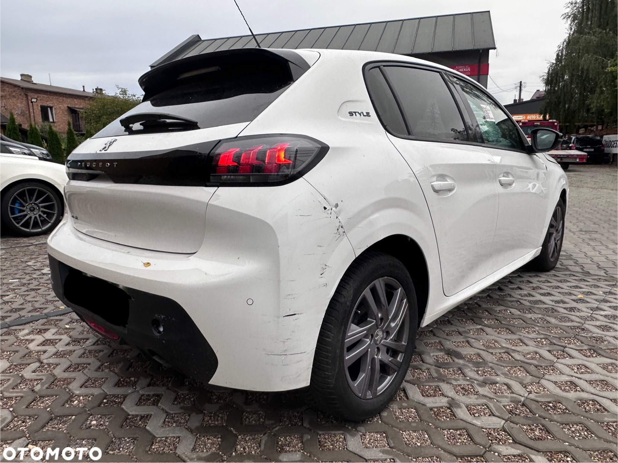 Peugeot 208 1.2 PureTech Style S&S - 13