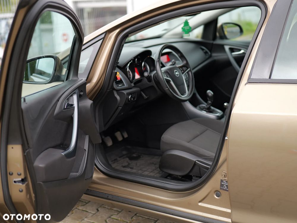 Opel Astra 1.4 T Enjoy - 11