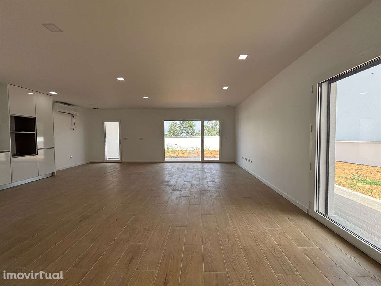 Moradia T4+1/ Terreno / Terraço / Nova / Caxarias - Grande imagem: 4/28