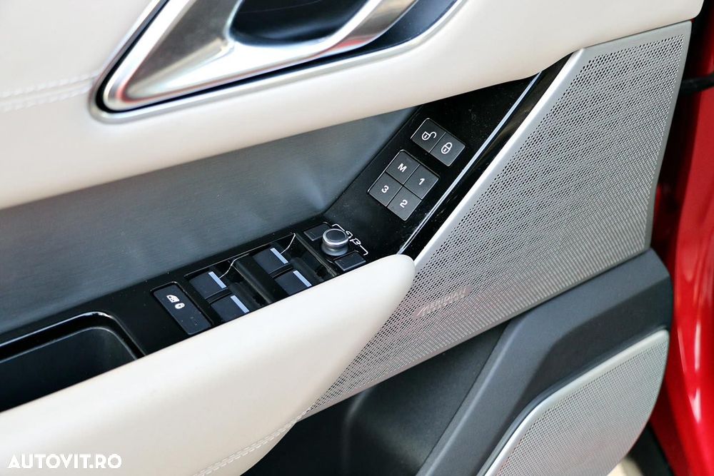 Land Rover Range Rover Velar 3.0 R-Dynamic HSE - 30
