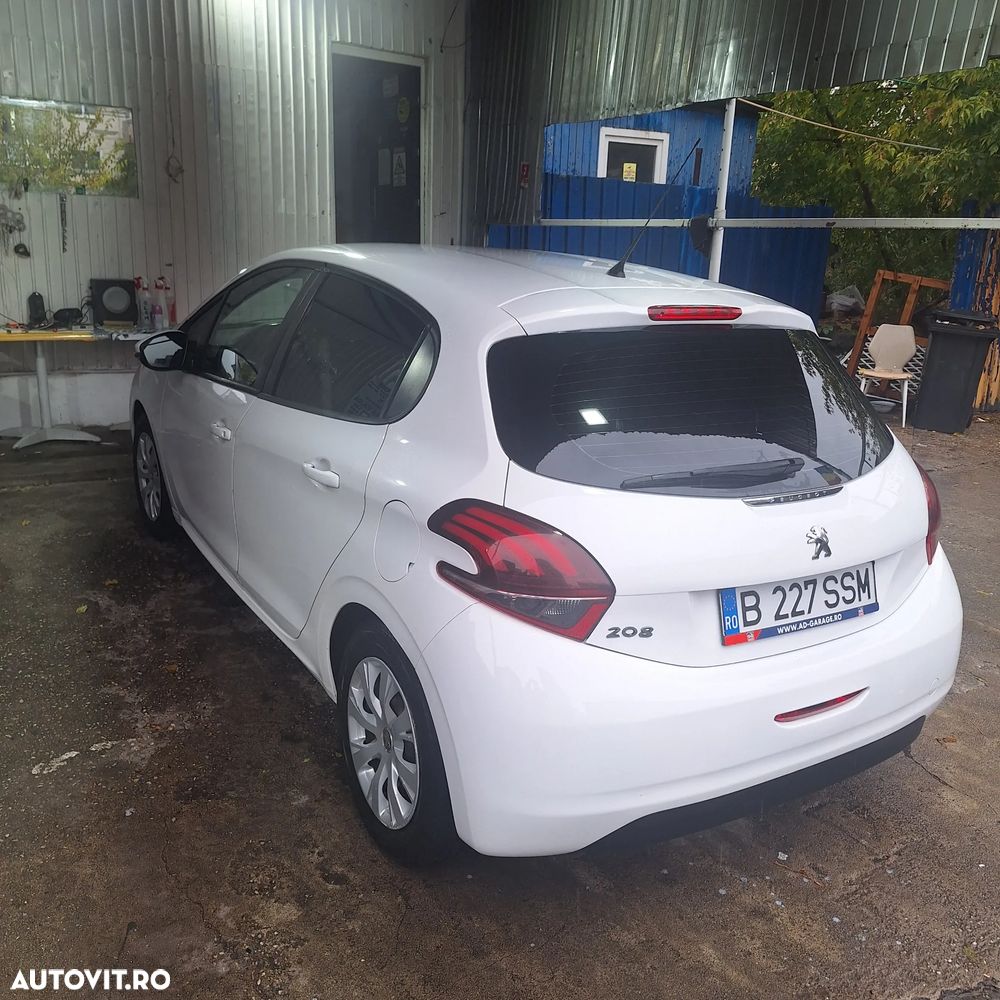 Peugeot 208 1.2 L PureTech Active - 8