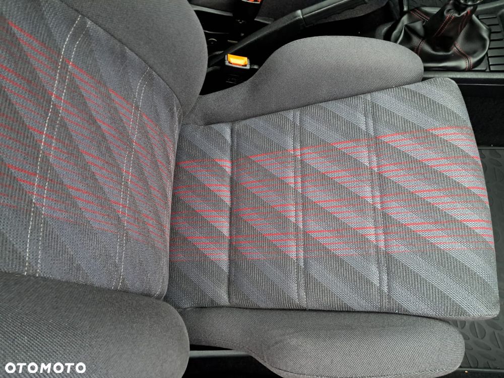 Volkswagen Golf 1.8 GTI - 19